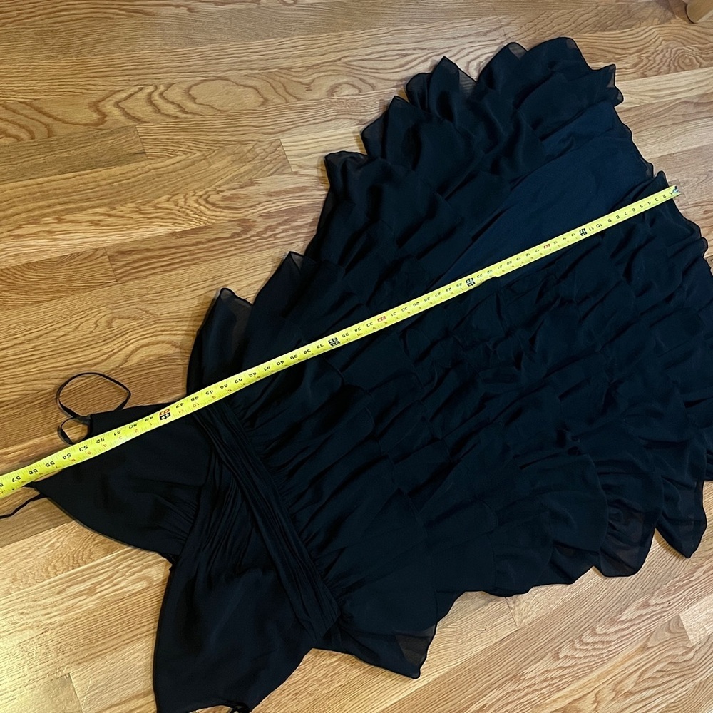 Mac Duggal Black V-Neck Gown with Ruffled Skirt Size 8 NWOT - Picture 9 of 17